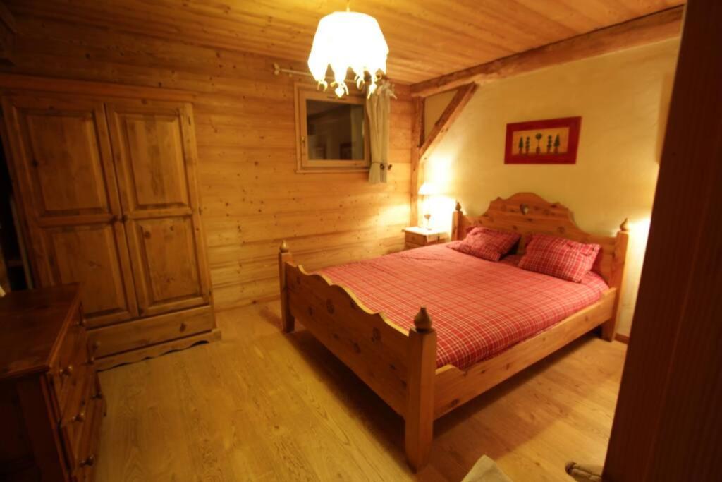 Appartement Cozy Dans Chalet 6 Pers Voiture 4 Roues Motrice A Dispo La Clusaz Exterior photo