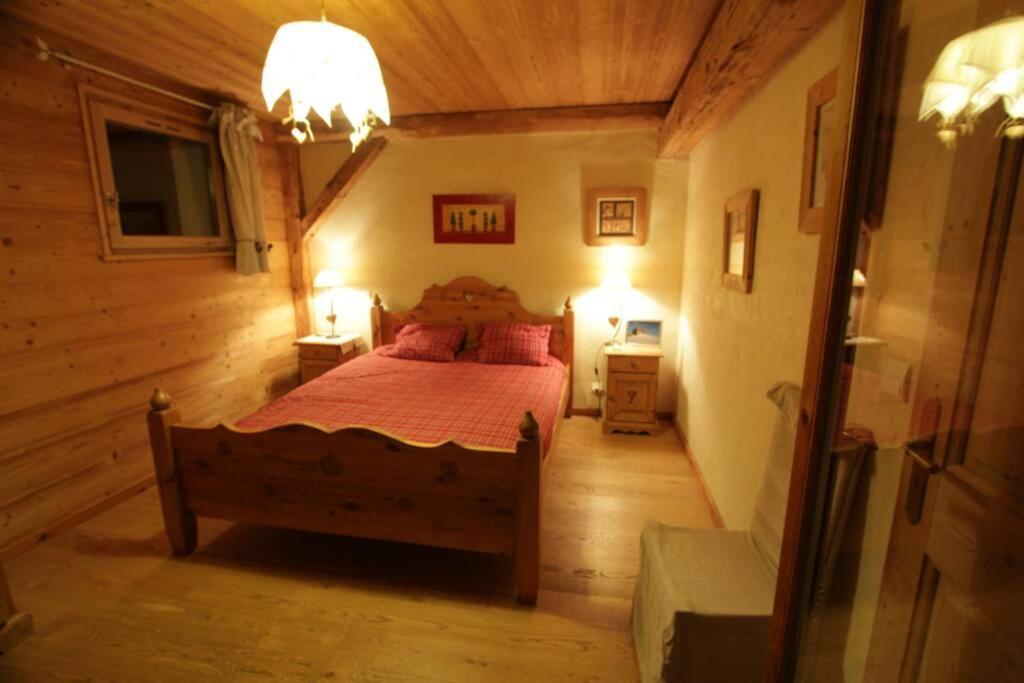 Appartement Cozy Dans Chalet 6 Pers Voiture 4 Roues Motrice A Dispo La Clusaz Exterior photo