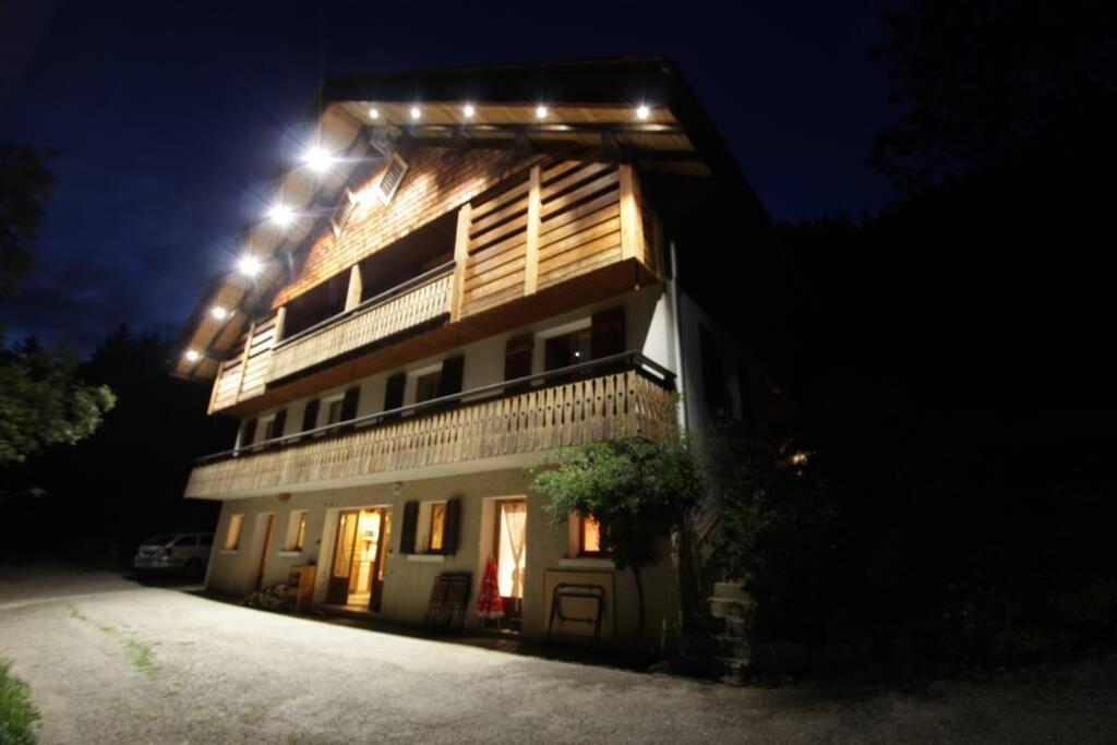Appartement Cozy Dans Chalet 6 Pers Voiture 4 Roues Motrice A Dispo La Clusaz Exterior photo
